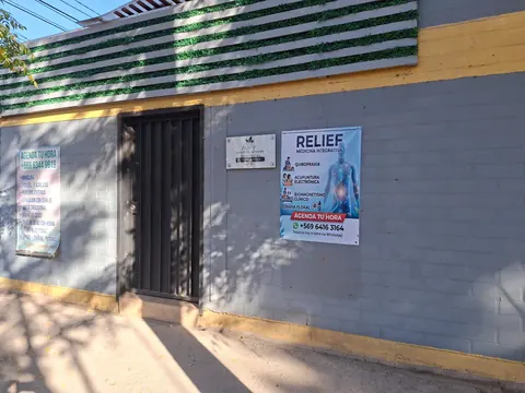 Fachada y acceso de Centro Relief en Humberto Díaz 15998, San Bernardo