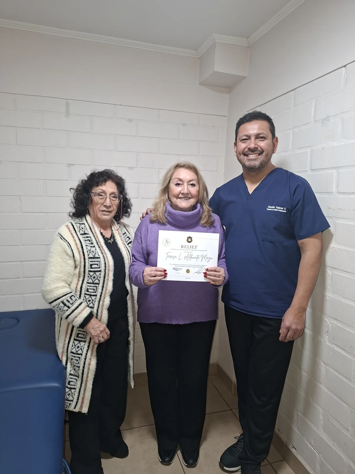 Ceremonia de certificacion curso de Biomagnetismo Medico, Relief San Bernardo